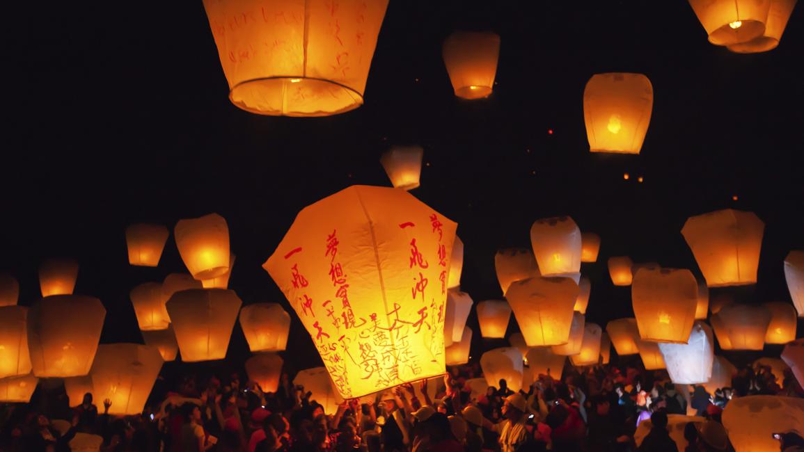 夜の十分天燈上げ・寧夏夜市を日本語ガイドと巡る 台北ナイトツアー予約 （台湾・半日ツアー）
