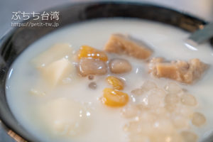 晴贊豆花の豆花のトッピング